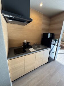 VIVOVIVA石垣島おすすめポイント②｜キッチン（電子レンジ付き）がついている