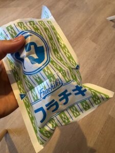 石垣島ファミリーマートのサーターアンダギー